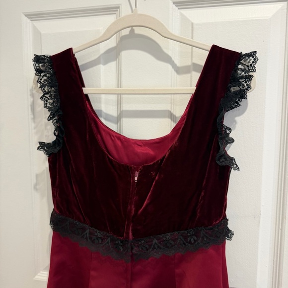 Vintage Burgundy Velvet Lace Trim Slip Dress Size 8 (Fits US 6) - Picture 6 of 8